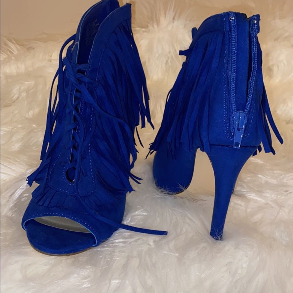 Lil blue